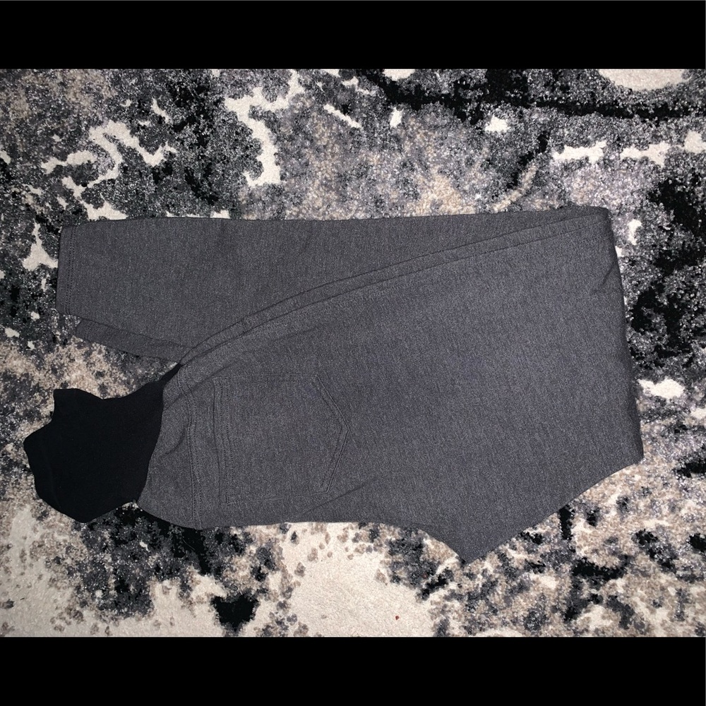 Maternity Pants Size Medium (Motherhood Maternity)